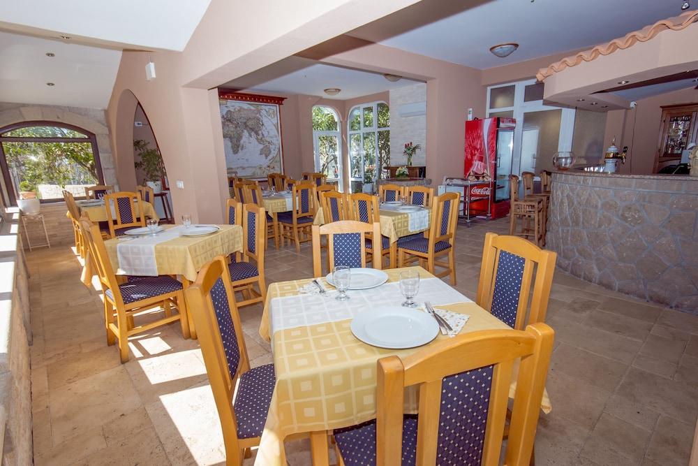 Hotel Pharos Bar Εξωτερικό φωτογραφία