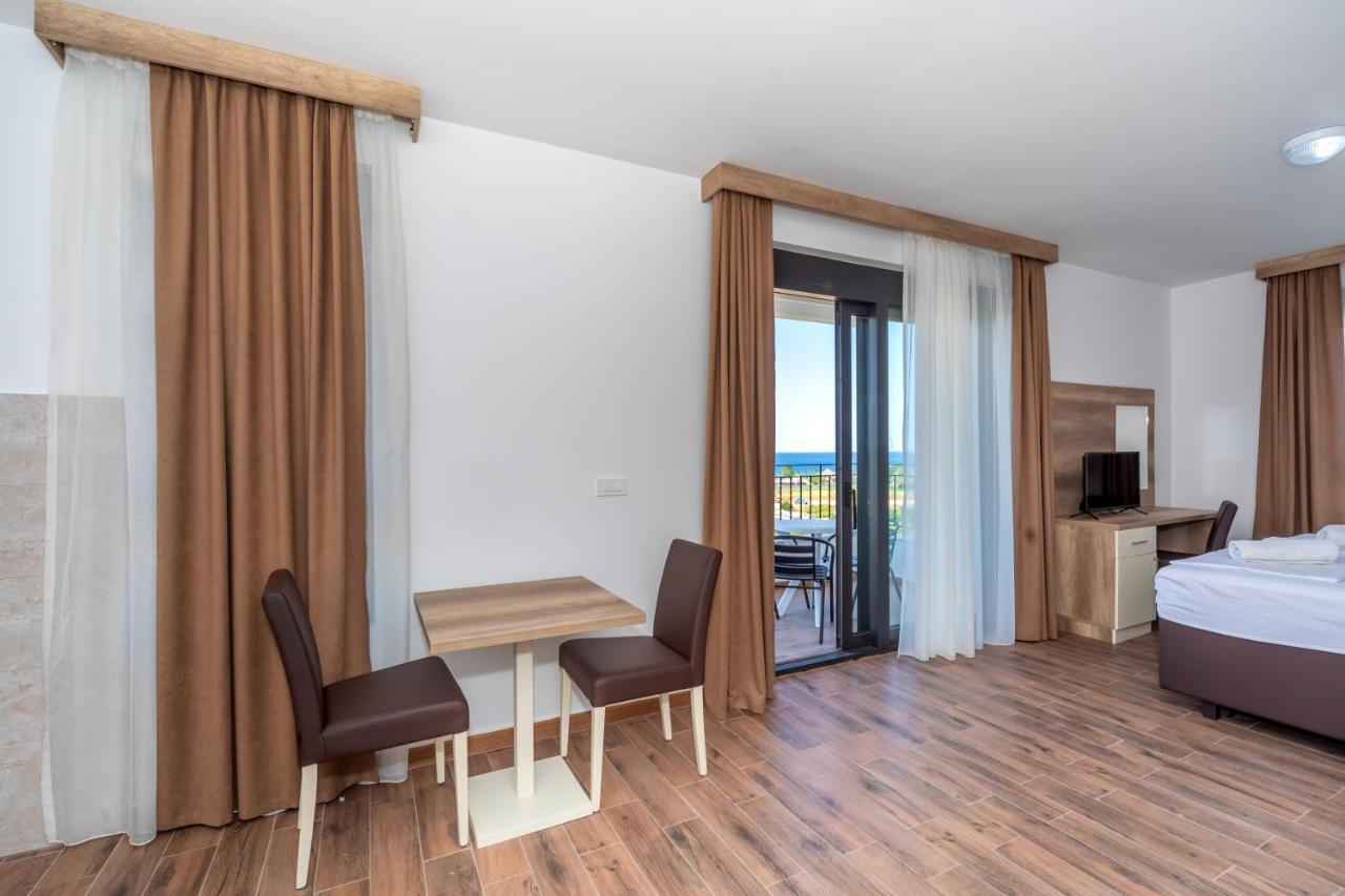 Hotel Pharos Bar Εξωτερικό φωτογραφία