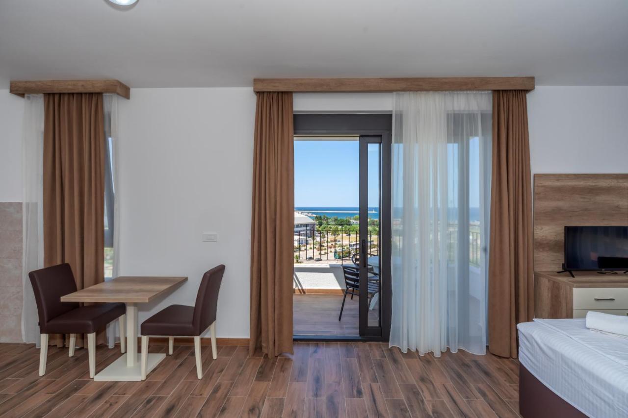Hotel Pharos Bar Εξωτερικό φωτογραφία